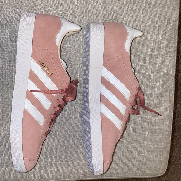 NWOT Adidas Women’s Gazelle Ash Pink Sneaker Size 8.5 - Picture 2 of 8